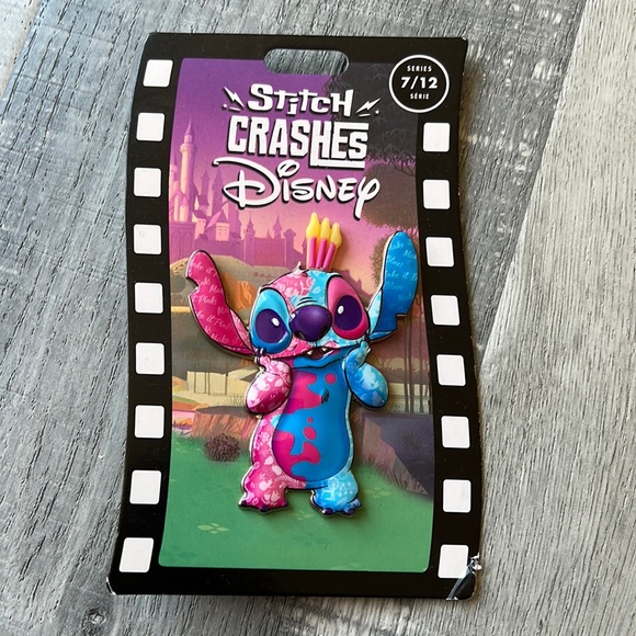 Stitch Crashes Disney Pin -cinderella Movie (LIMITED EDITION) - Picture 1 of 2